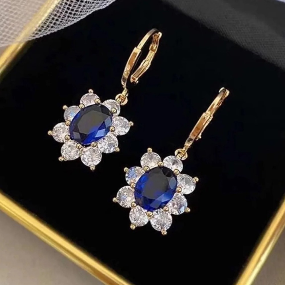 💙 Royal Blue Crystalized Stunning Earrings 💙